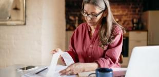 Податки з посилок, сервісів таксі та кур'єрських служб: що готують у Раді