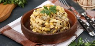 Салат із грибами, квасолею та солоними огірками: рецепт смачної страви