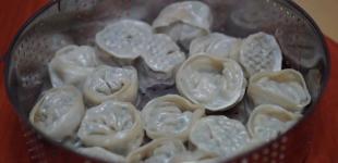 Що додати у воду під час варіння пельменів, щоб вони стали неймовірно ароматними та смачними