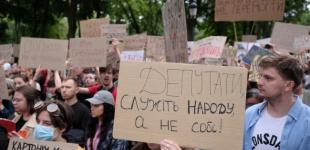 Чи можна критикувати владу під час війни: опитування КМІС