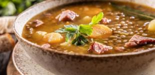 Суп із сочевиці з м’ясом: рецепт корисної зігрівальної страви