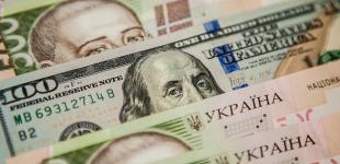Украинцы купили у банков рекордное количество валюты