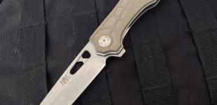 Які властивості повинен мати складний ніж