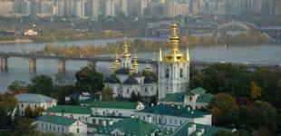 Більшість українців зараховують себе до ПЦУ. Скільки залишилося прихильників Московського патріархату