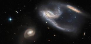 Hubble виявив три галактики, що стикаються