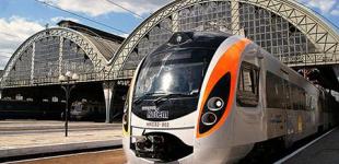 В Украине открыли продажу билетов на «новогодние» поезда