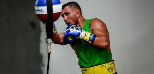 Ломаченко и Лопес будут биться в середине октября