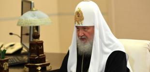 Патріарх Кирило мало не провалився під землю під час освячення храму