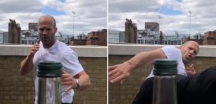 Безумный флешмоб с бутылкой завоевывает всемирную паутину