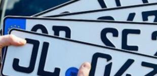 Под зданием правительства митингуют владельцы авто на еврономерах