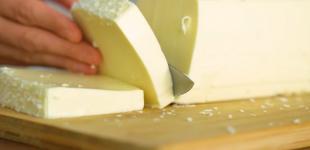 Порожня коробка, молоко і сметана: готуємо супердесерт без випічки