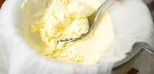 Готуємо ідеальний вершковий сир Маскарпоне вдома. Просто візьміть масло і молоко