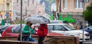 Погода в Украине ухудшится: прогнозируют грозы, град и шквалы