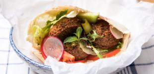 МакДональдс в Швеции начал готовить фалафель