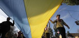 Украинцы больше всего доверяют армии, волонтерам и церкви