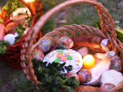 «Не робіть язичництва»: відомий священник-блогер розповів, що насправді має бути у великодньому кошику
