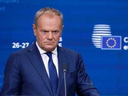 «Діє проти власної нації»: Туск різко звернувся до Трампа через останні слова щодо України