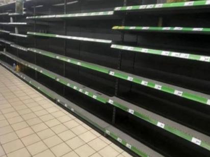 Порожні полиці в магазинах після ударів РФ по складах: чи загрожує Україні дефіцит продуктів