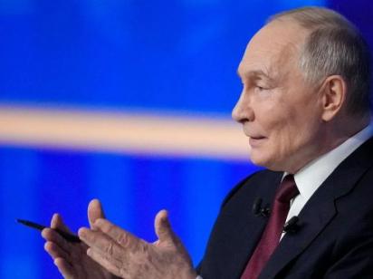 Путін заявив, що РФ не відповідальна за смерті людей в Україні