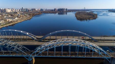 У Києві добудують Дарницький міст