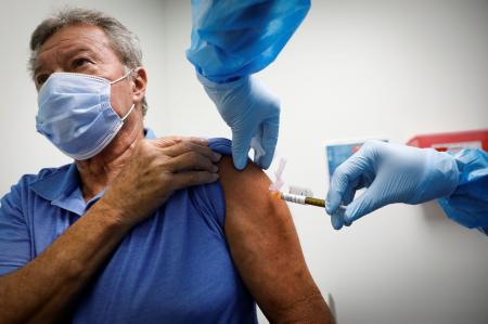 Нет доверия: украинцы не готовы вакцинироваться от коронавируса