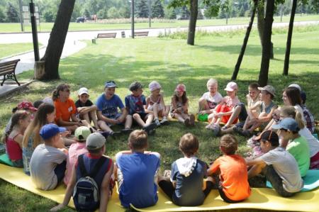«Мирное лето – детям Донбасса – 2016»: Штаб Ахметова запускает программу отдыха
