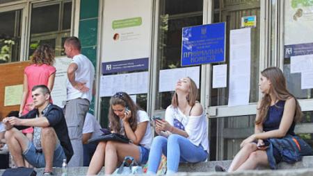 Сколько стоит контрактное обучение в Украине: МОН назвало минимальные цены