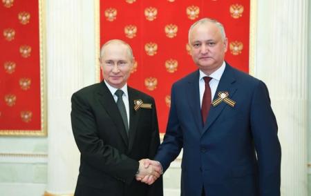 Президент Молдовы ушел на самоизоляцию после поездки в Россию