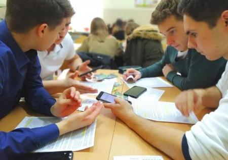 Зеленська пропонує впровадити в школах уроки цифрової гігієни в інтернеті