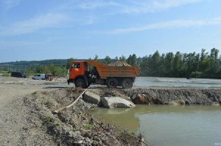 Экологическое бедствие в Мамаевцах: река подступает к самым домам