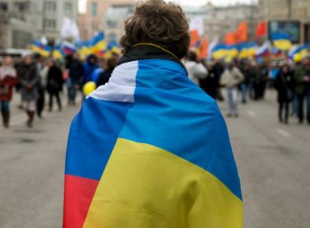 Россияне хуже относятся к украинцам, чем украинцы к россиянам – опрос