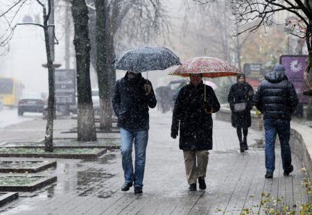 На востоке Украины возможен снег, а в Киеве - дождь: прогноз погоды на 15 ноября 