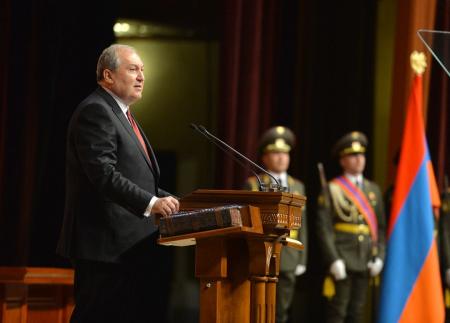Новый президент Армении принял присягу и вступил в должность