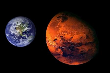 Марс рекордно близко приблизился к Земле