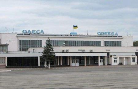 Летевший из Киева в Грецию самолет экстренно сел в Одессе 