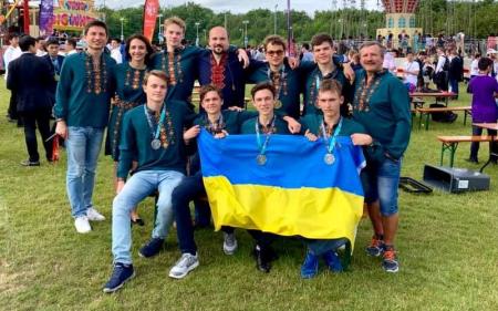 Украинские школьники завоевали шесть медалей на Международной математической олимпиаде