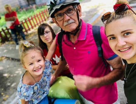 Украинец на велосипеде проехал из Украины в Марокко, чтобы увидеть внуков