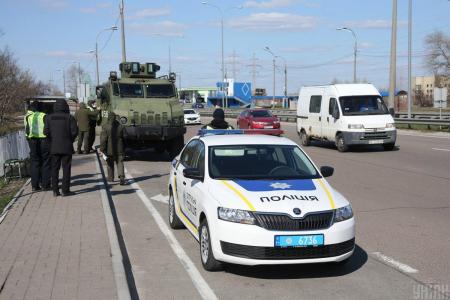 На блокпостах под Киевом ищут нелегальных пассажиров