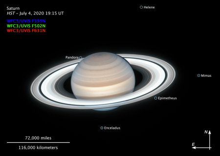 Hubble показал Сатурн в летнее время