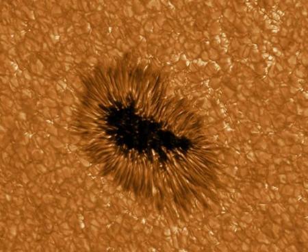 Телескоп GREGOR сделал детальные снимки пятен на Солнце