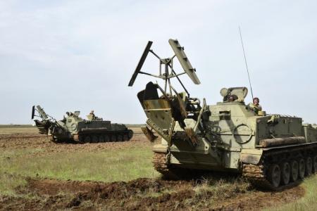 Украинские военные отрабатывают установление минных заграждений