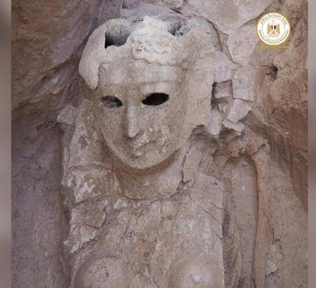 Археологи нашли в Египте уникальную мумию с золотым языком