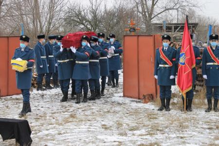 На Луганщине похоронили 23-летнего военного, погибшего в зоне ООС
