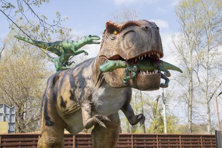 Ящеры, насекомые-гиганты и фотозоны: в Киеве откроют крупнейший в стране парк динозавров