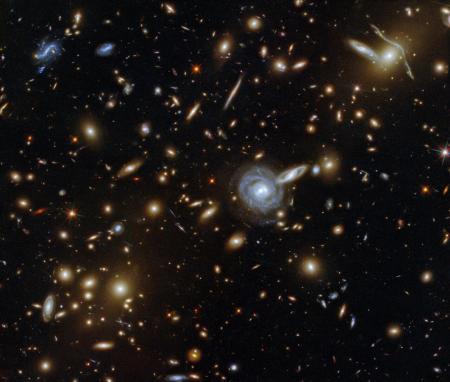 Hubble показал галактический «зверинец» во Вселенной