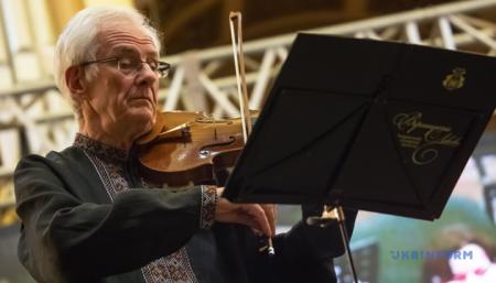Сегодня 79 лет со дня рождения Олега Крысы (1942), украинского скрипача, педагога, заслуженного артиста Украины 