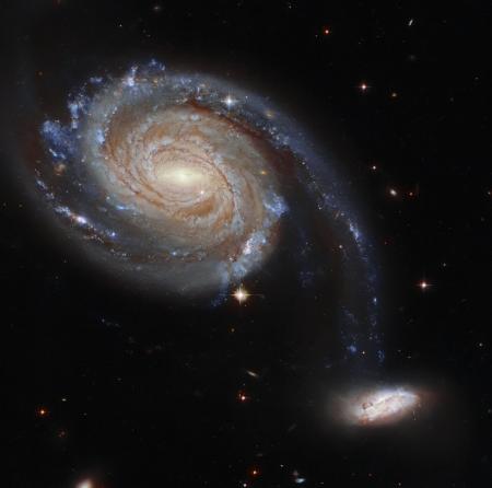 Приречений до катастрофи: Hubble показав ще один «танець» двох галактик