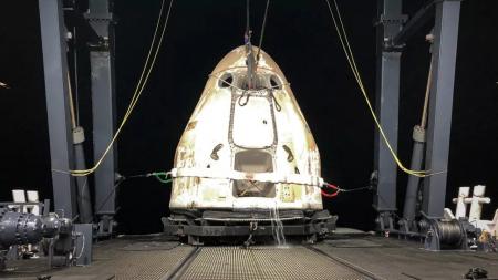 Вантажний Cargo Dragon повернувся з МКС на Землю