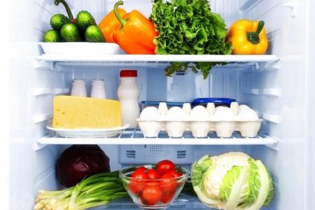 Треть продуктов из холодильников летит на помойку: как украинцам экономить на еде 