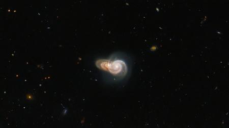 Hubble сфотографував дві галактики, які розташовані в мільярді світлових років від Землі